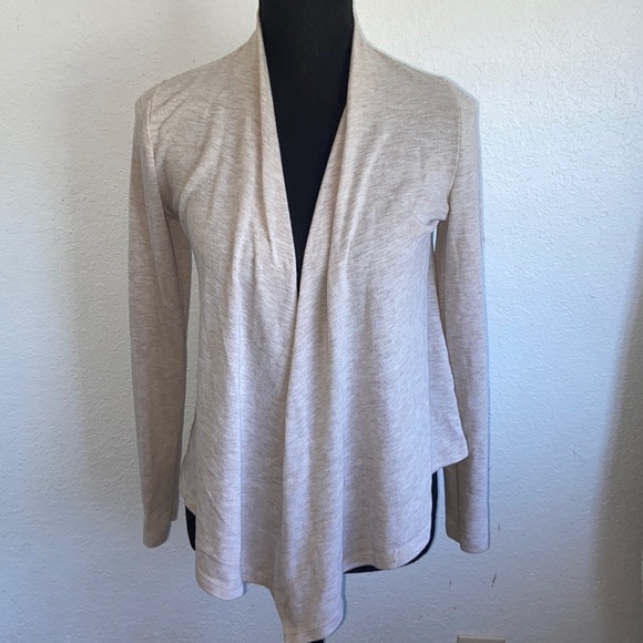 Sweaters - Lightweight cardigan